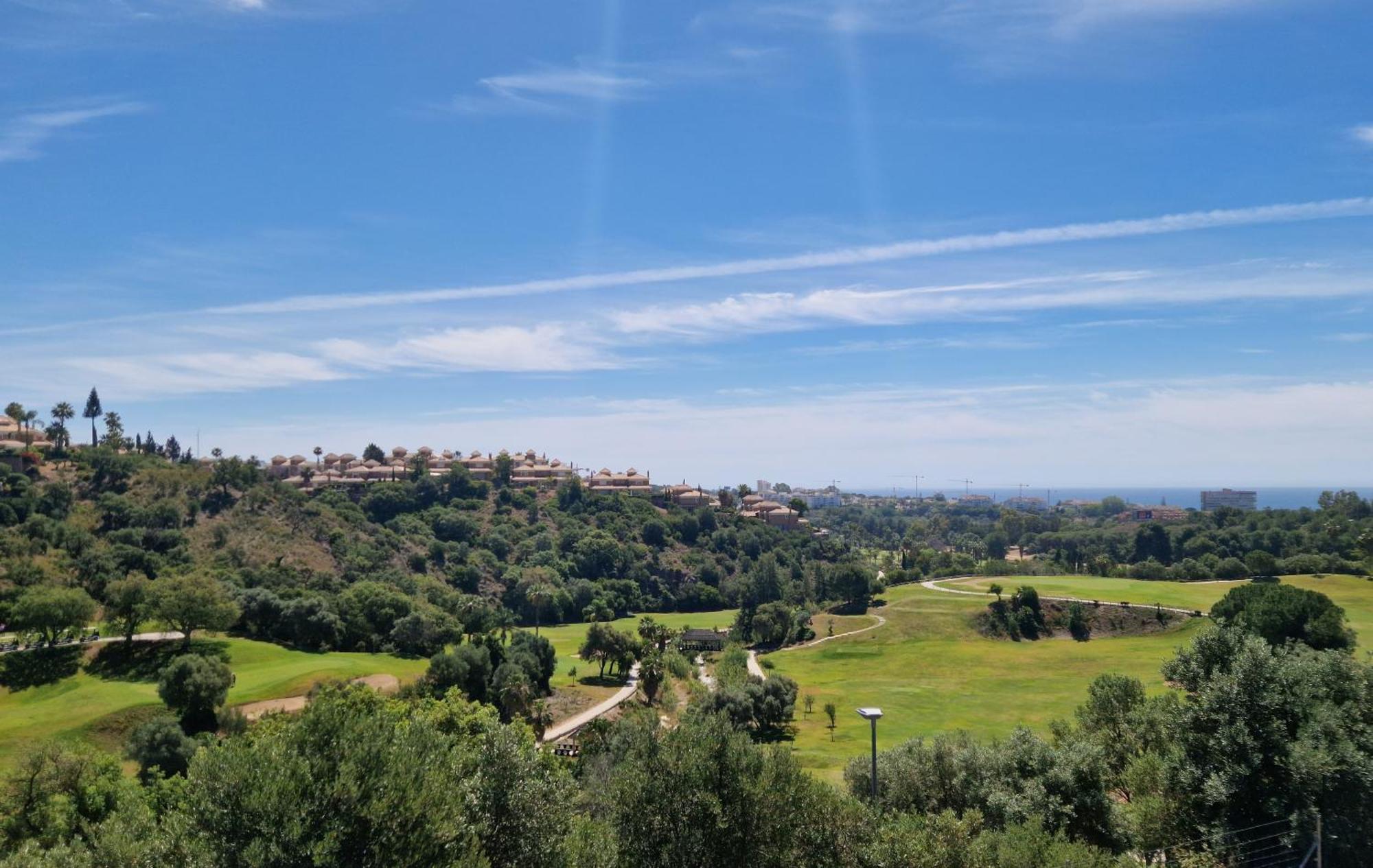 Elegant 3 Bedroom Next To Santa Clara Golf